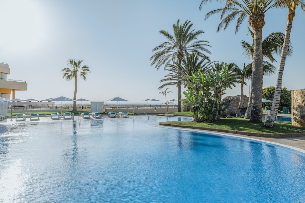 Iberostar Waves Playa Gaviotas -All Inclusive — Swimming pool in Esquinzo, Canary Islands