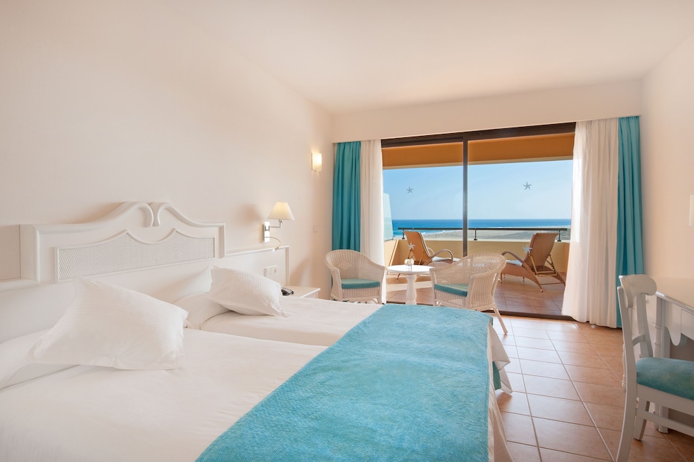 Iberostar Waves Playa Gaviotas -All Inclusive — Hotel rooms in Esquinzo, Canary Islands