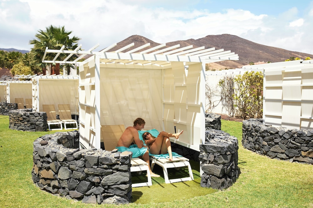 Iberostar Waves Playa Gaviotas -All Inclusive — Sports & recreation in Esquinzo, Canary Islands