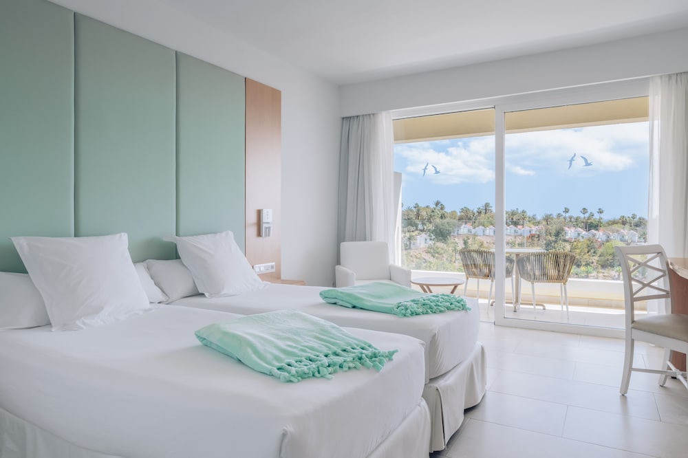 Iberostar Waves Playa Gaviotas -All Inclusive — Hotel rooms in Esquinzo, Canary Islands