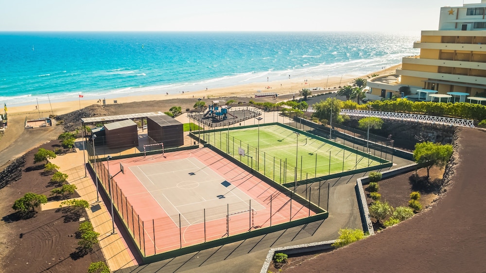 Iberostar Waves Playa Gaviotas -All Inclusive — Sports & recreation in Esquinzo, Canary Islands