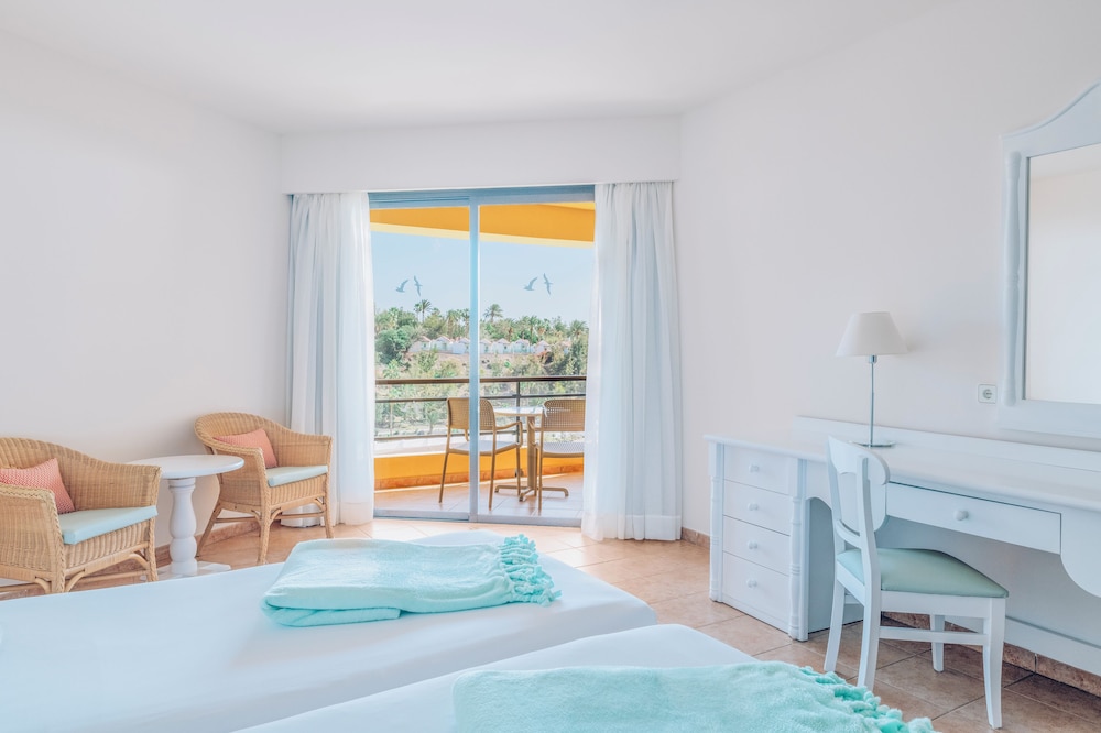 Iberostar Waves Playa Gaviotas -All Inclusive — Hotel rooms in Esquinzo, Canary Islands