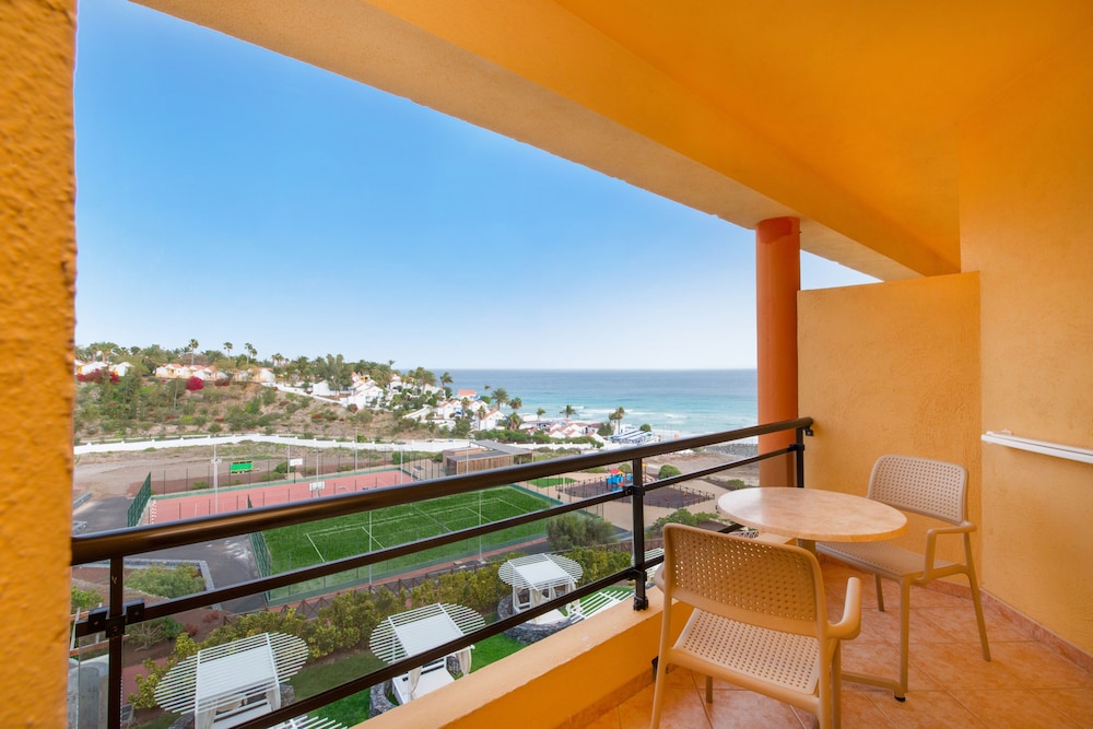 Iberostar Waves Playa Gaviotas -All Inclusive — Hotel rooms in Esquinzo, Canary Islands