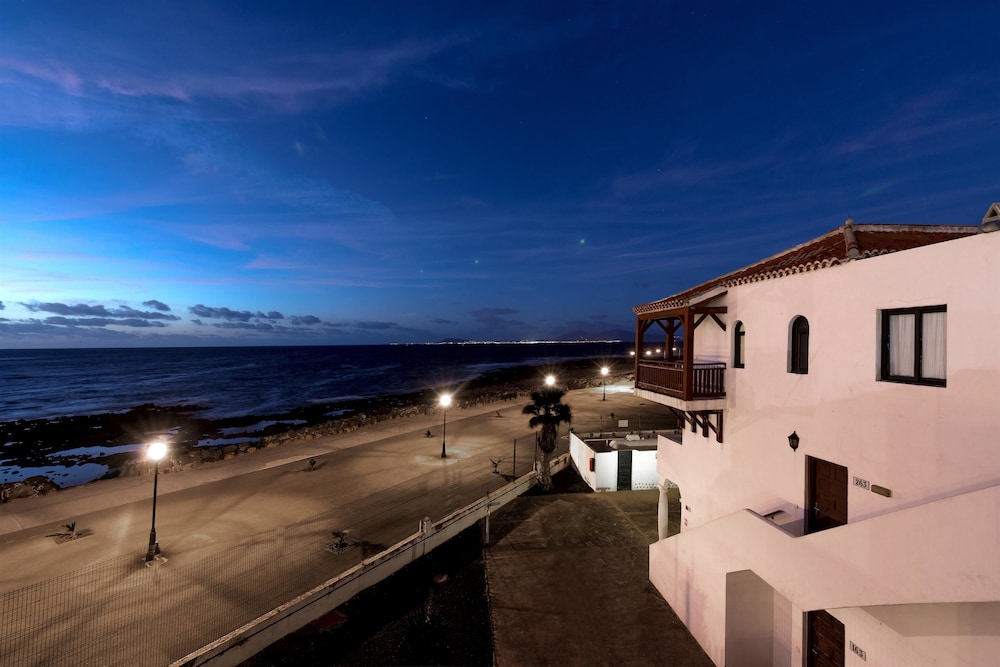 Apartamentos Hesperia Bristol Playa — Beach in Corralejo, Canary Islands