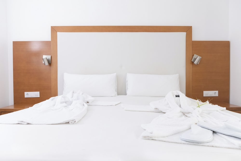 Apartamentos Hesperia Bristol Playa — Hotel rooms in Corralejo, Canary Islands