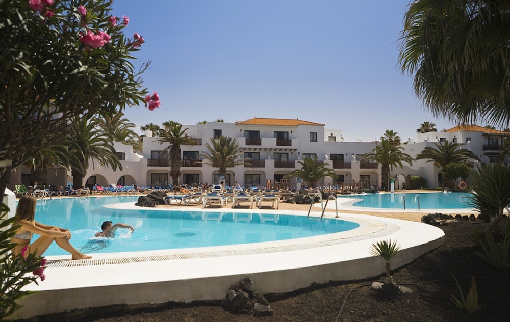 Apartamentos Hesperia Bristol Playa — Swimming pool in Corralejo, Canary Islands