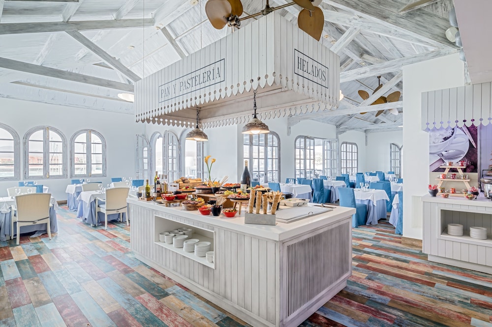 Barceló Fuerteventura Royal Level — Restaurant & bars in Costa de Antigua, Canary Islands