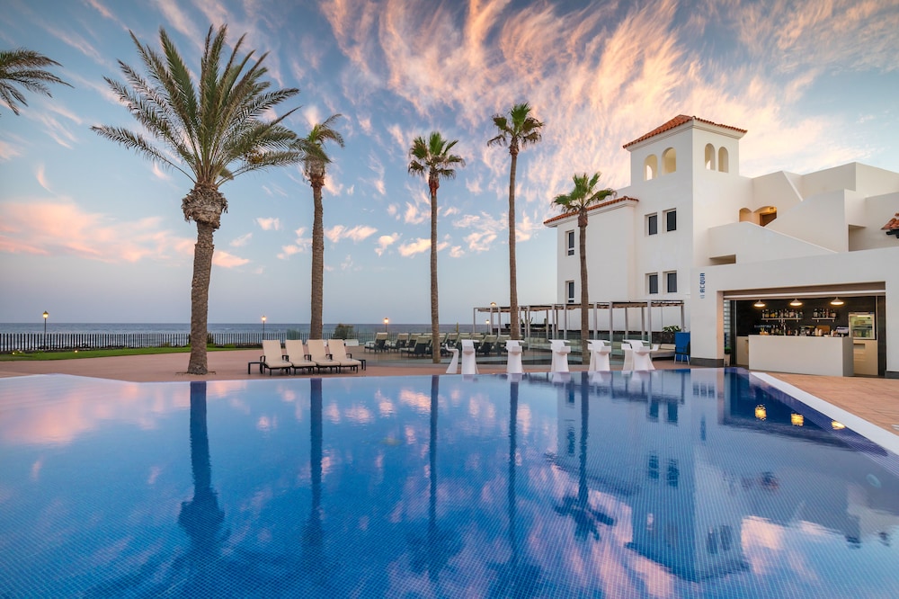 Barceló Fuerteventura Royal Level — Swimming pool in Costa de Antigua, Canary Islands