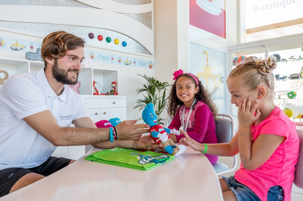Barceló Fuerteventura Royal Level — Attractions for children in Costa de Antigua, Canary Islands