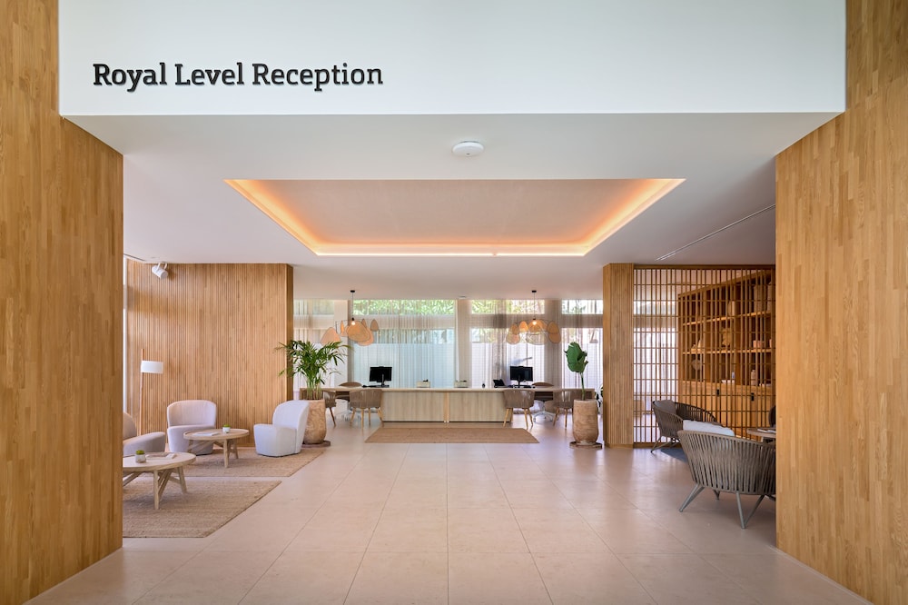Barceló Fuerteventura Royal Level — Hotel building in Costa de Antigua, Canary Islands
