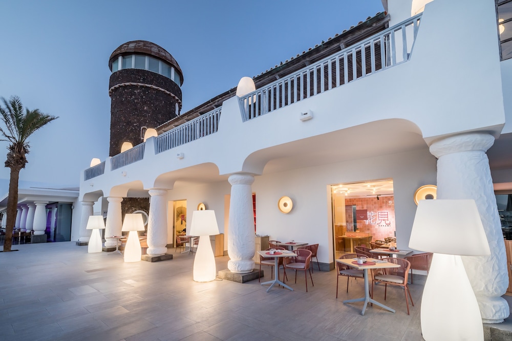 Barceló Fuerteventura Royal Level — Restaurant & bars in Costa de Antigua, Canary Islands