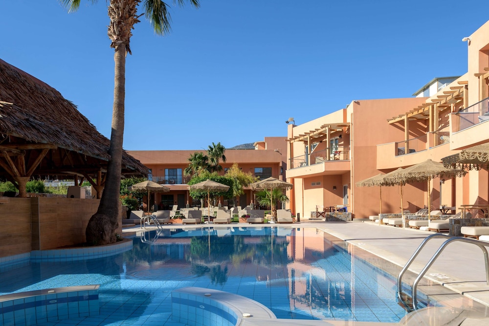 High Beach Hotel — Swimming pool in Malia