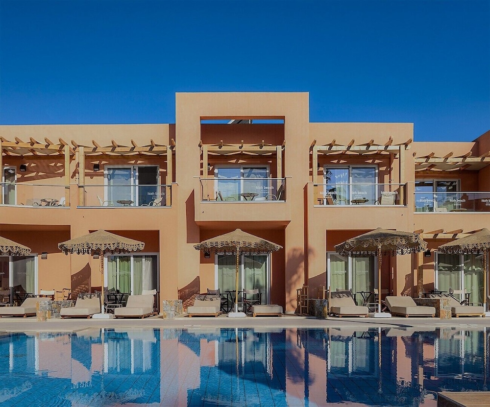 High Beach Hotel — Hotel building in Malia
