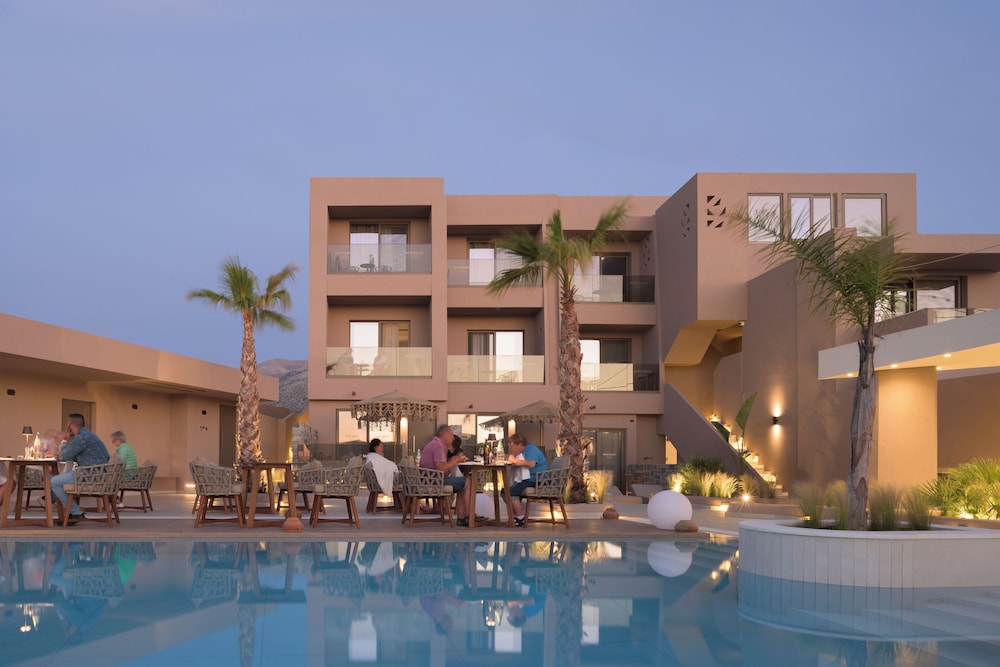 High Beach Hotel — Hotel building in Malia