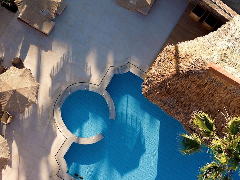High Beach Hotel — Swimming pool in Malia