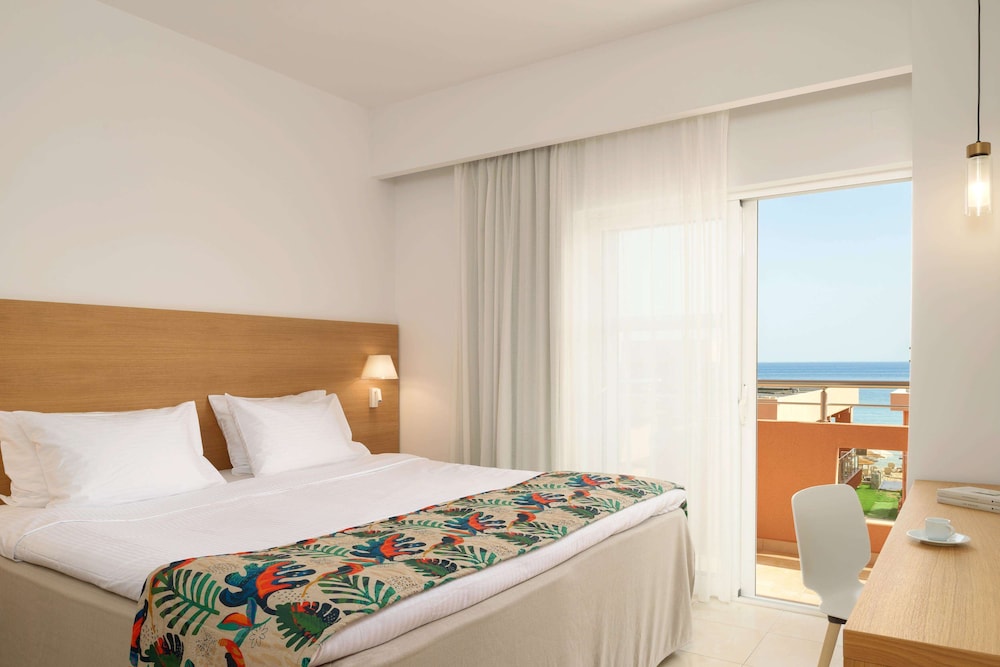 High Beach Hotel — Hotel rooms in Malia