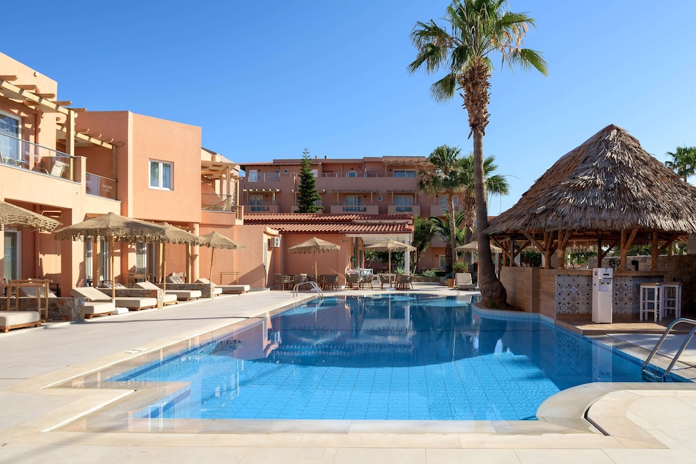 High Beach Hotel — Swimming pool in Malia