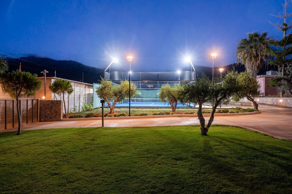 High Beach Hotel — Swimming pool in Malia