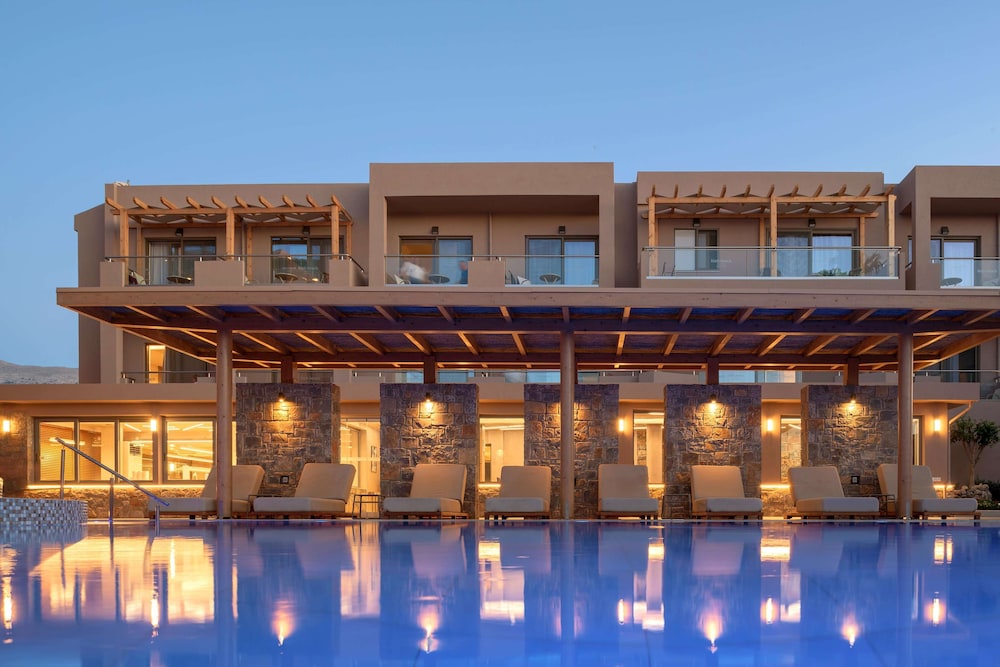 High Beach Hotel — Swimming pool in Malia