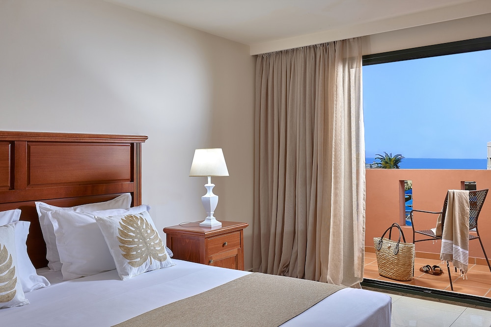 Vasia Resort and SPA, Sissi, Crete — Hotel rooms in Sissi