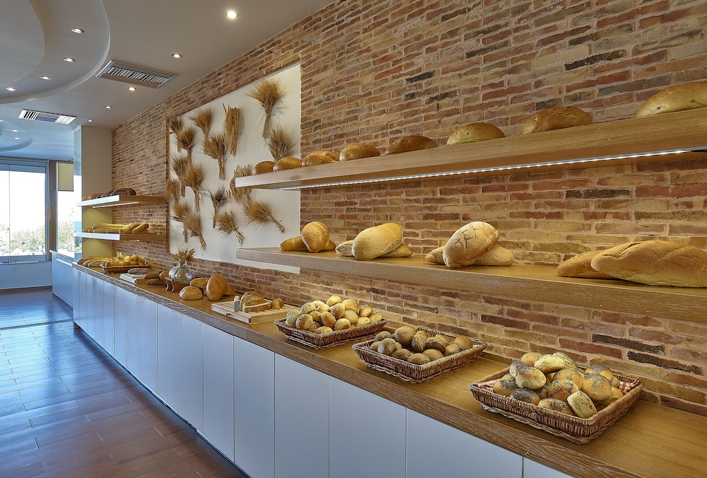 Vasia Resort and SPA, Sissi, Crete — Restaurant & bars in Sissi