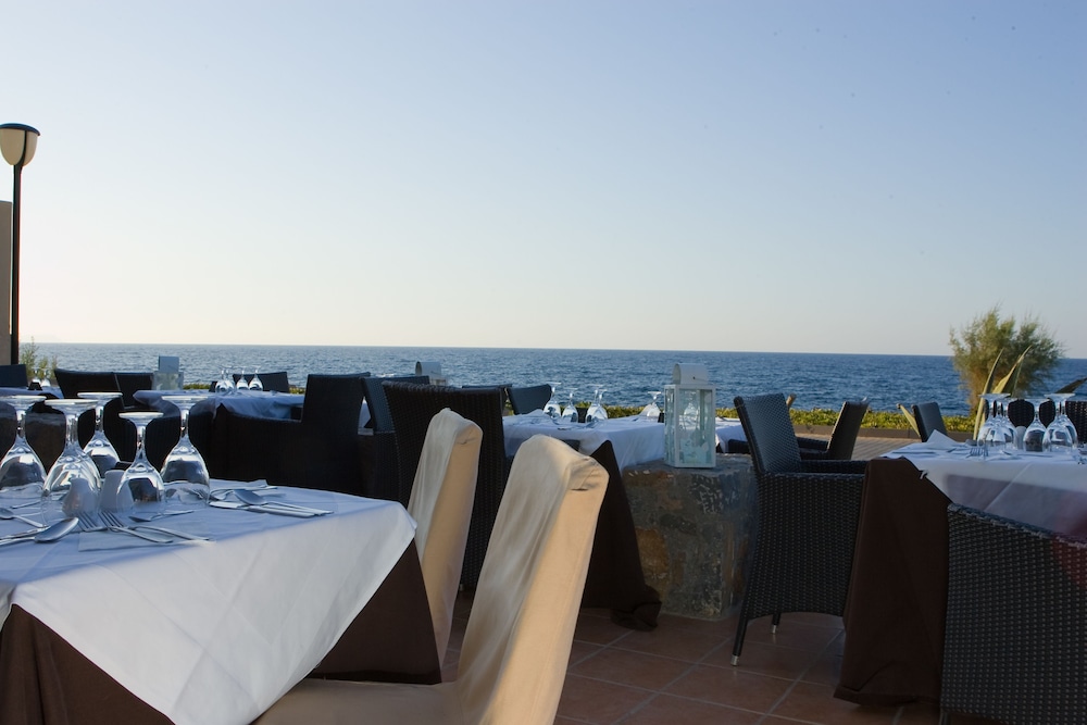 Vasia Resort and SPA, Sissi, Crete — Restaurant & bars in Sissi