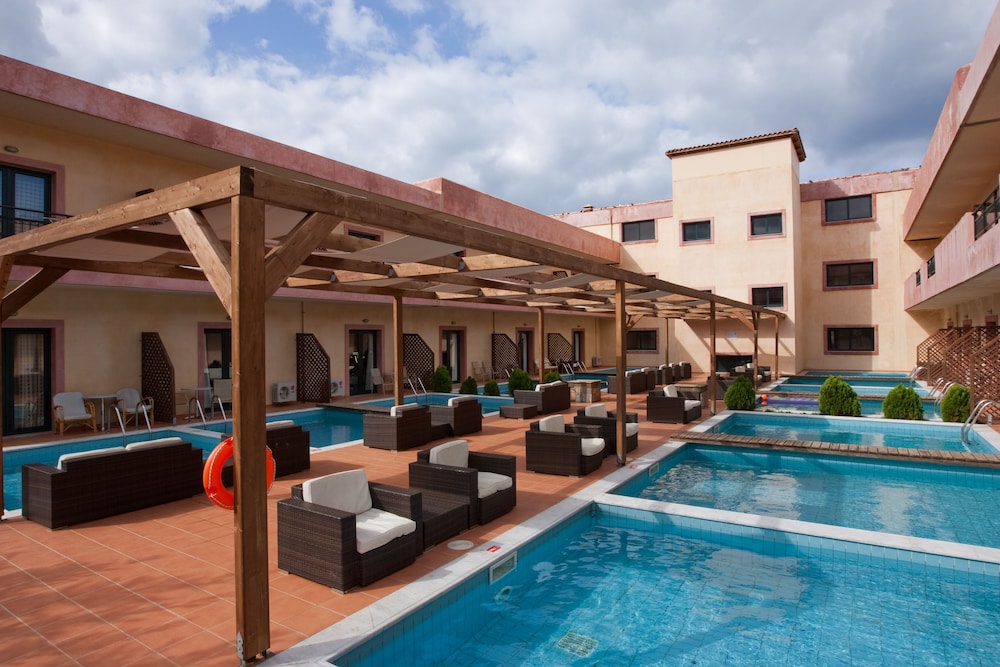 Vasia Resort and SPA, Sissi, Crete — Swimming pool in Sissi