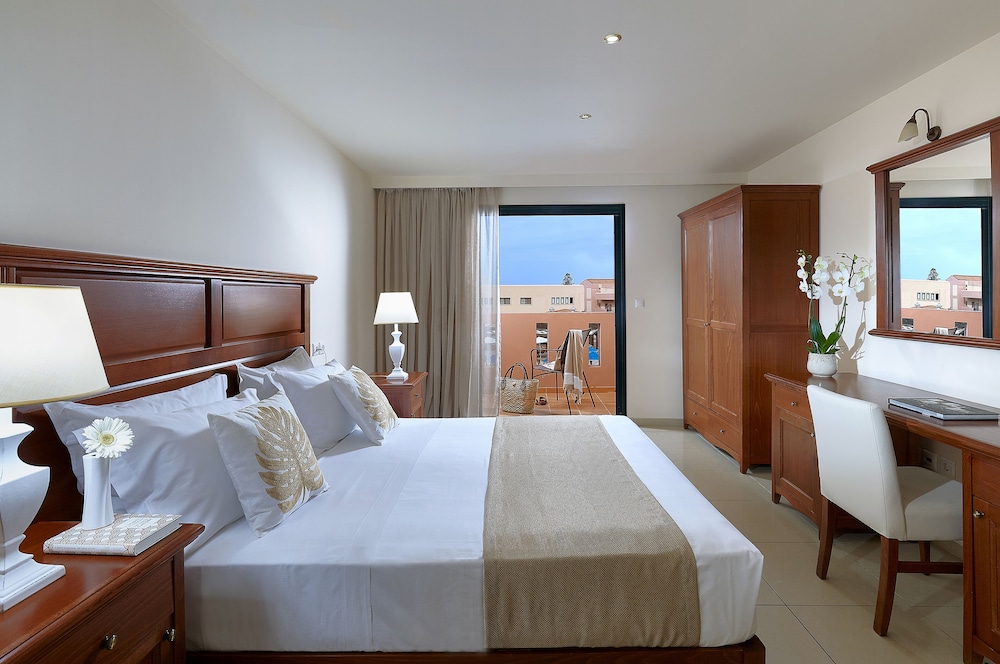 Vasia Resort and SPA, Sissi, Crete — Hotel rooms in Sissi