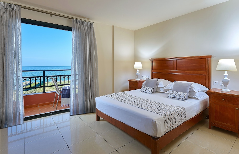 Vasia Resort and SPA, Sissi, Crete — Hotel rooms in Sissi