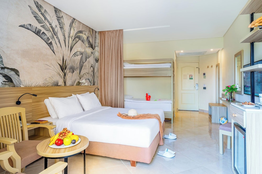 Three Corners Sunny Beach Resort — Hotel rooms in Hurghada, Red Sea