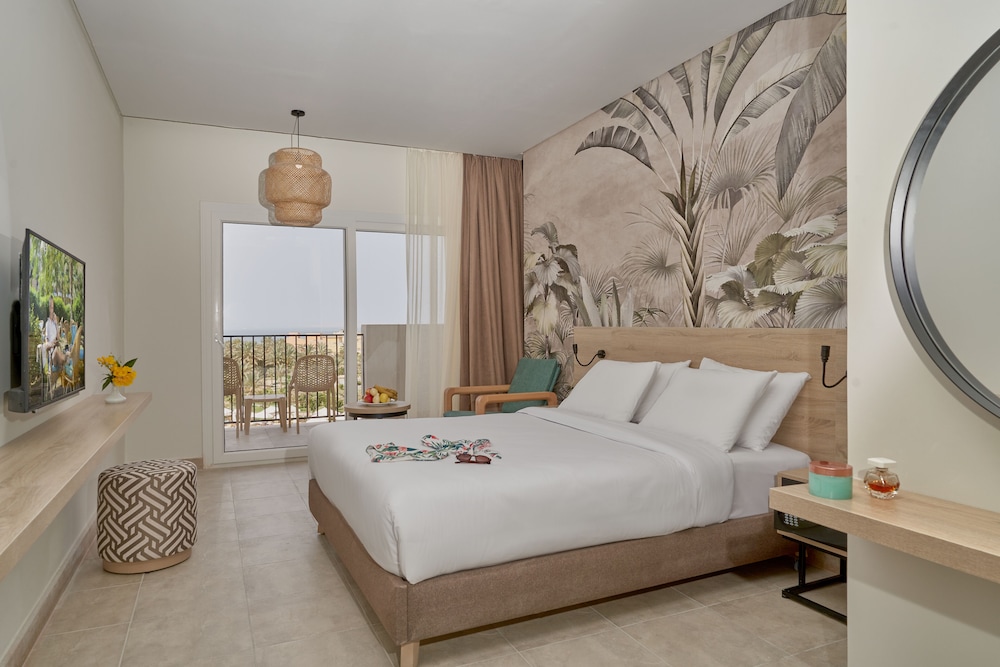 Three Corners Sunny Beach Resort — Hotel rooms in Hurghada, Red Sea
