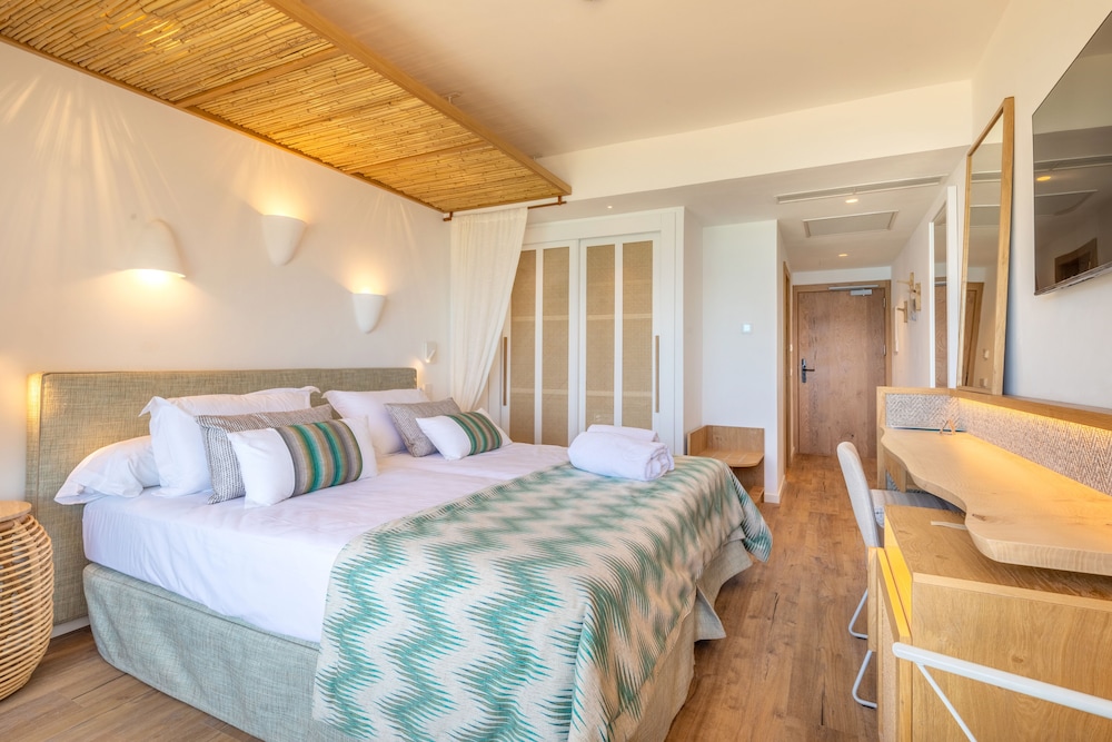 El Somni Ibiza Dream Hotel by Grupotel — Hotel rooms in Cala San Vicente, Balearic Islands