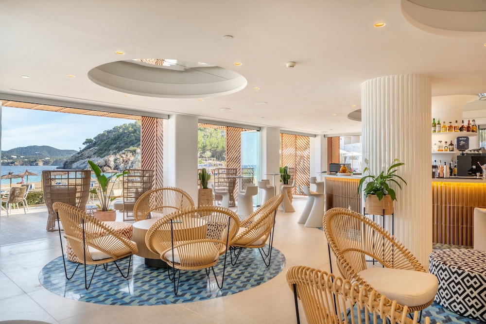 El Somni Ibiza Dream Hotel by Grupotel — Restaurant & bars in Cala San Vicente, Balearic Islands