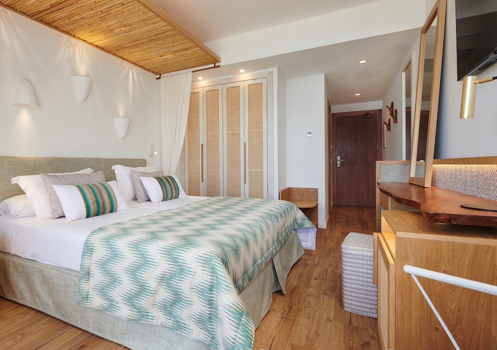 El Somni Ibiza Dream Hotel by Grupotel — Hotel rooms in Cala San Vicente, Balearic Islands