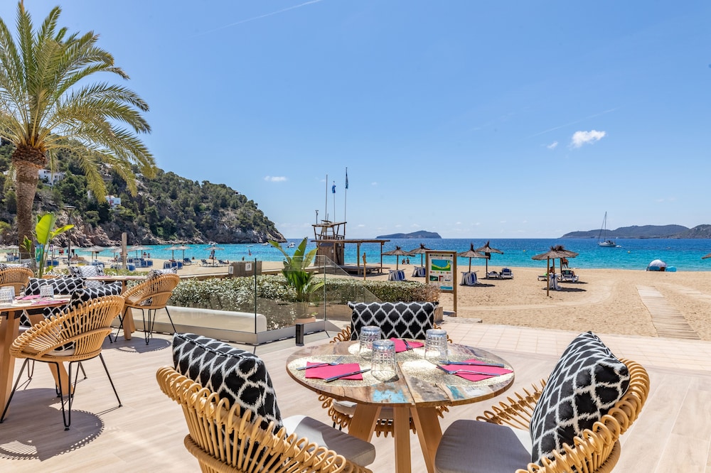 El Somni Ibiza Dream Hotel by Grupotel — Restaurant & bars in Cala San Vicente, Balearic Islands
