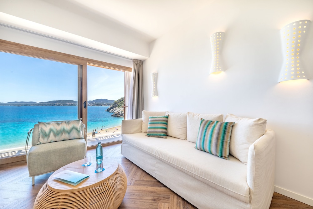 El Somni Ibiza Dream Hotel by Grupotel — Hotel rooms in Cala San Vicente, Balearic Islands