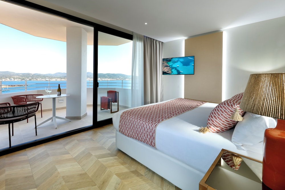 TRS Ibiza Hotel - Adults Only +16 — Hotel rooms in Cala Gracio, Balearic Islands