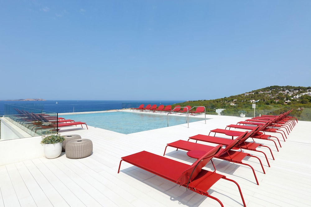 TRS Ibiza Hotel - Adults Only +16 — Swimming pool in Cala Gracio, Balearic Islands