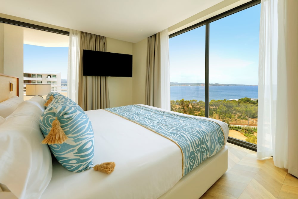 TRS Ibiza Hotel - Adults Only +16 — Hotel rooms in Cala Gracio, Balearic Islands