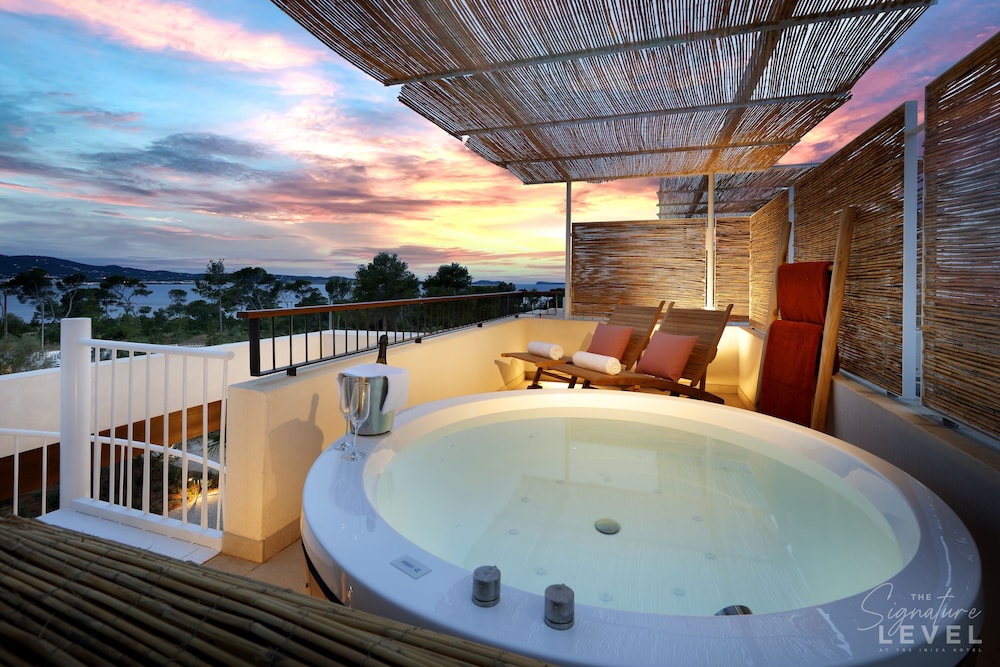 TRS Ibiza Hotel - Adults Only +16 — Hotel rooms in Cala Gracio, Balearic Islands