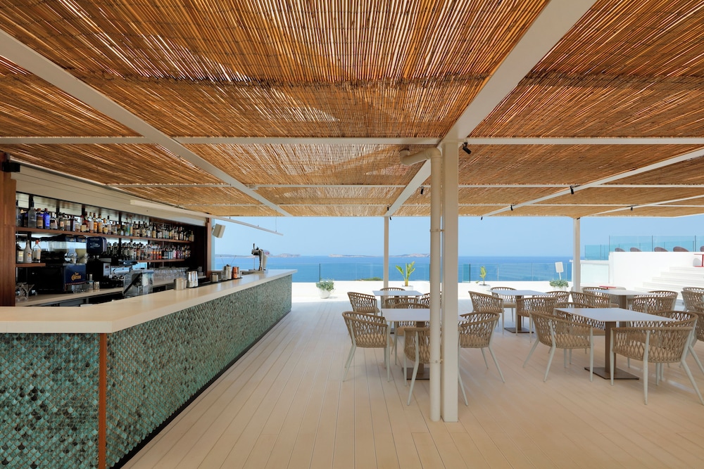 TRS Ibiza Hotel - Adults Only +16 — Restaurant & bars in Cala Gracio, Balearic Islands