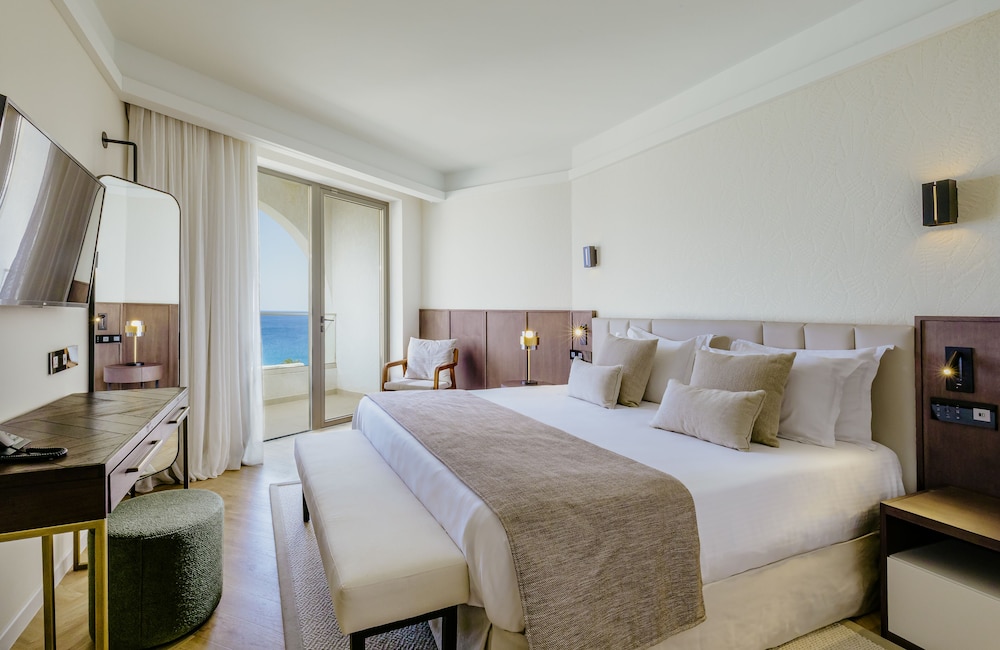The Golden Coast Beach Hotel — Hotel rooms in Protaras, Famagusta Region