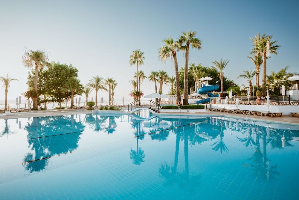 The Golden Coast Beach Hotel