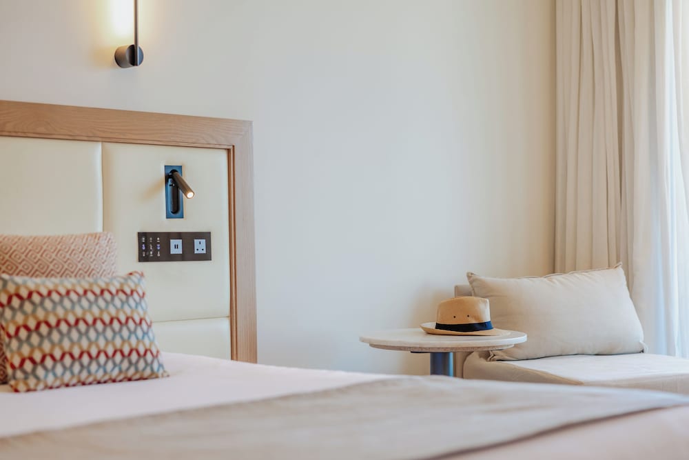 The Golden Coast Beach Hotel — Hotel rooms in Protaras, Famagusta Region
