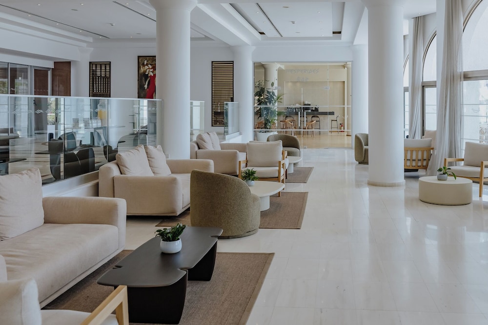 The Golden Coast Beach Hotel — Hotel building in Protaras, Famagusta Region