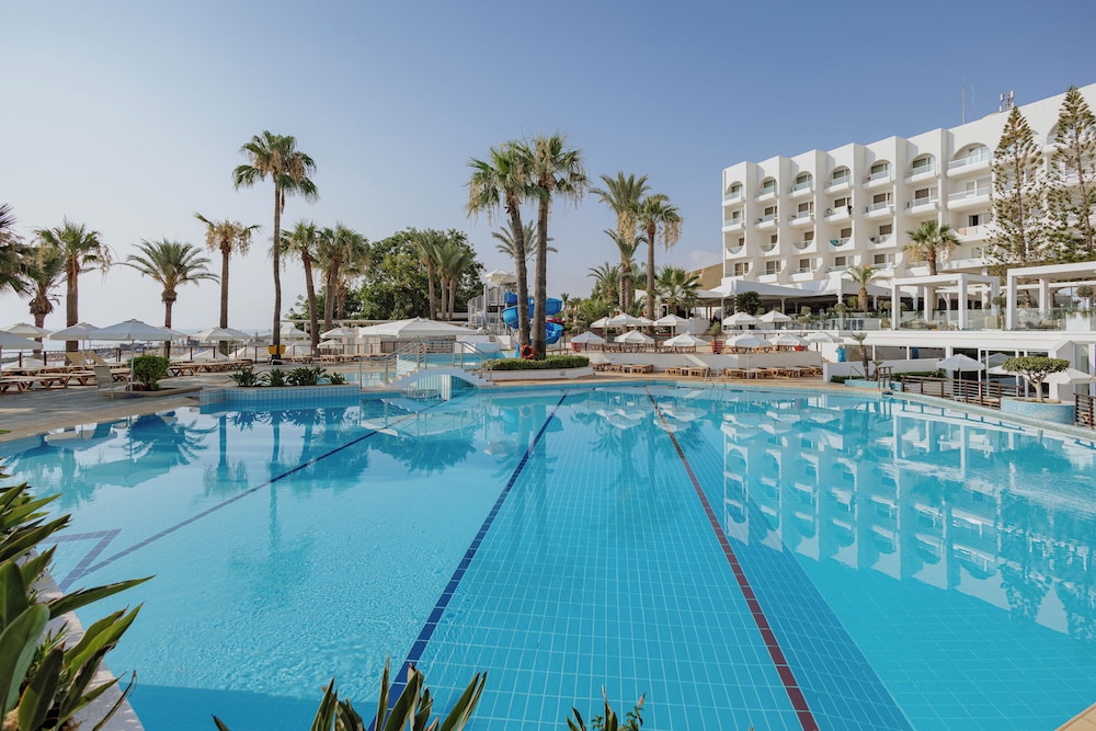 The Golden Coast Beach Hotel - zdjęcie 2