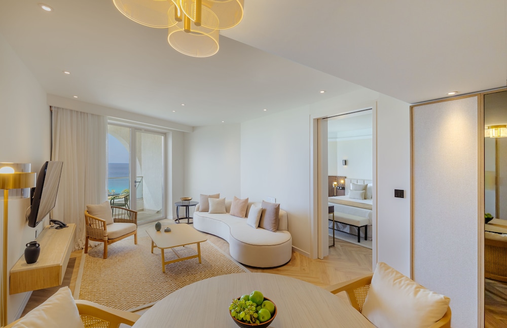 The Golden Coast Beach Hotel — Hotel rooms in Protaras, Famagusta Region