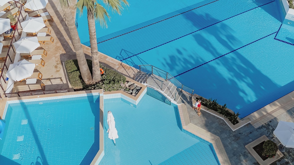 The Golden Coast Beach Hotel — Swimming pool in Protaras, Famagusta Region