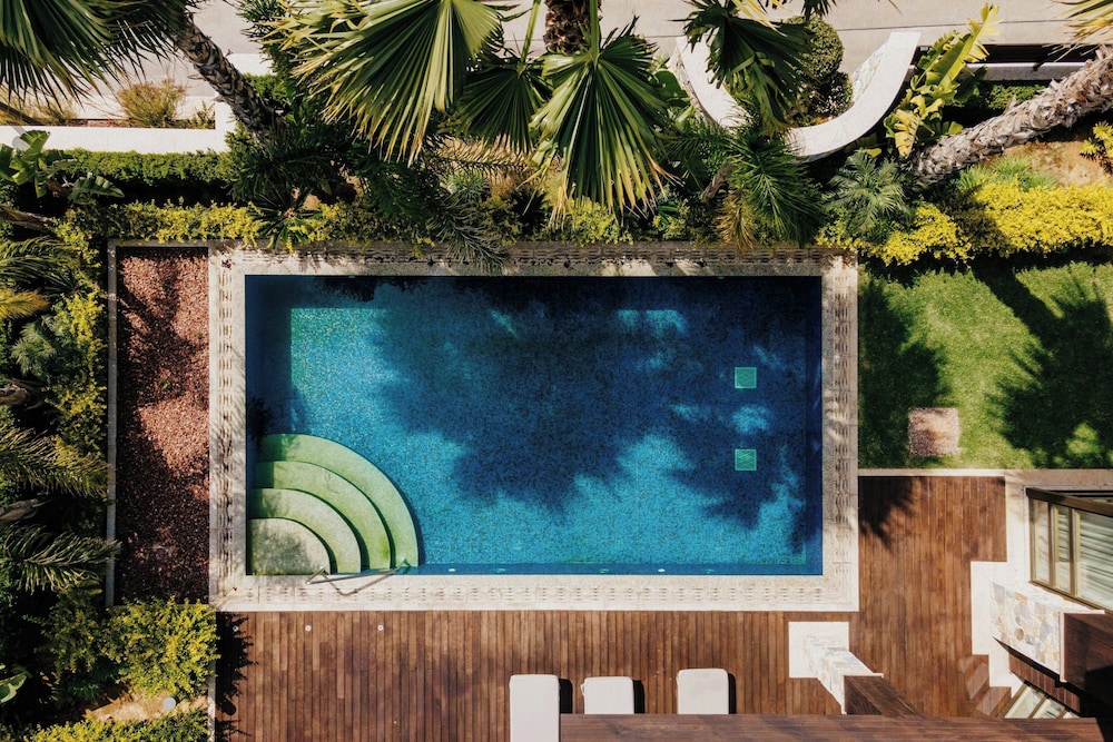 Parklane, a Luxury Collection Resort & Spa, Limassol — Swimming pool in Pyrgos, Limassol Region