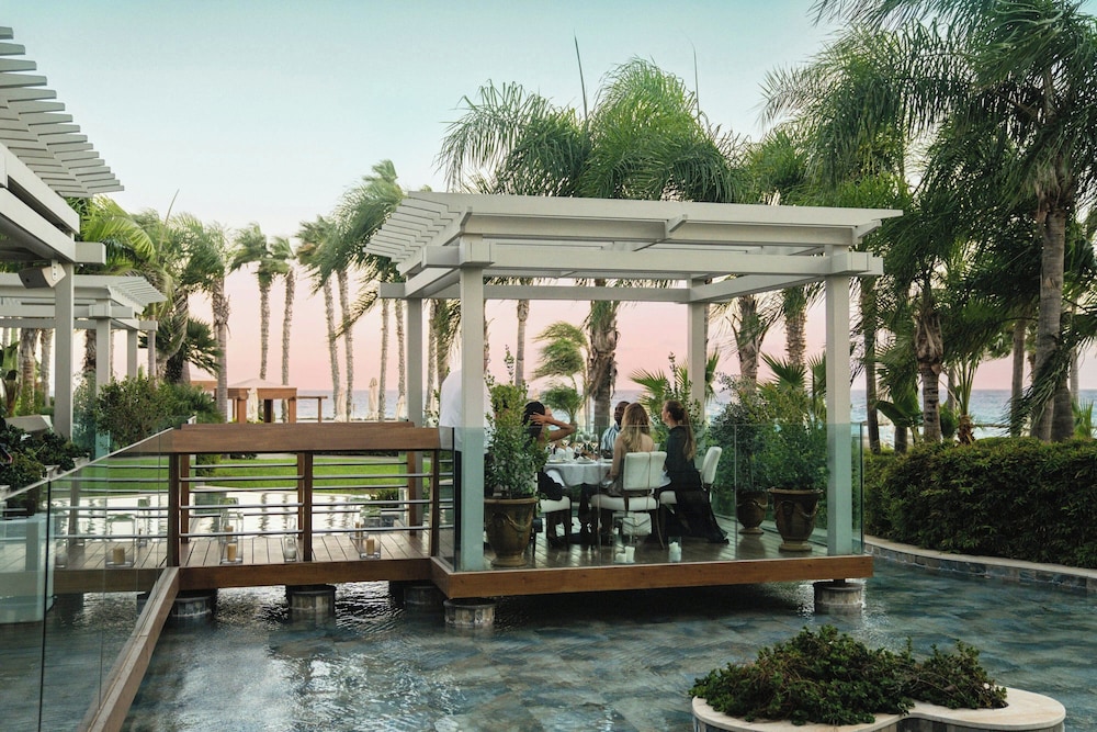 Parklane, a Luxury Collection Resort & Spa, Limassol — Restaurant & bars in Pyrgos, Limassol Region